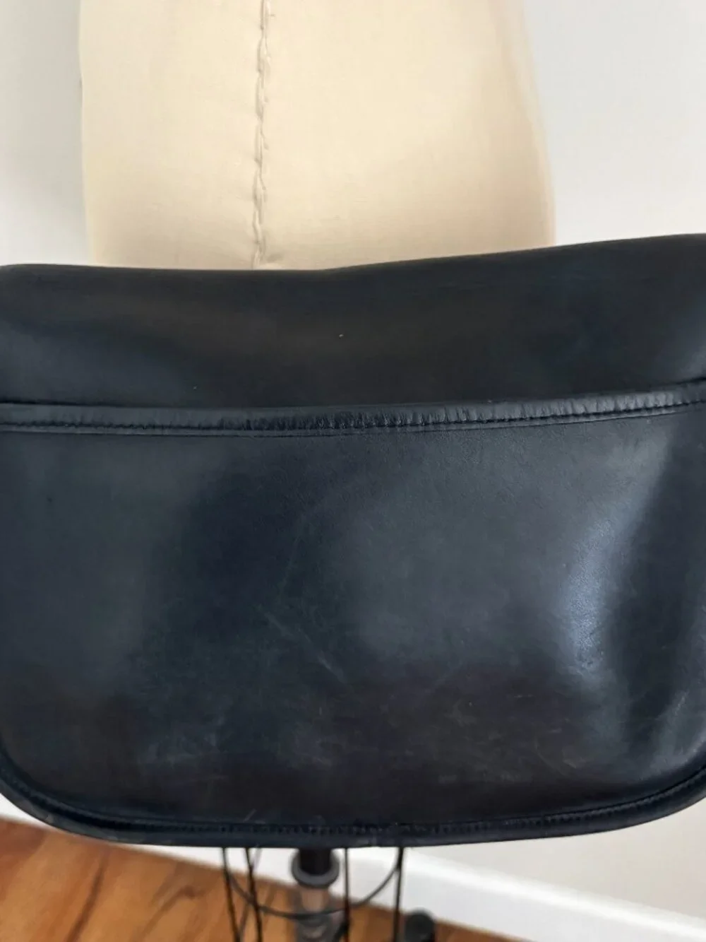 Vintage Coach Black Leather City Bag 9790 Crossbody Turnlock Messenger Classic